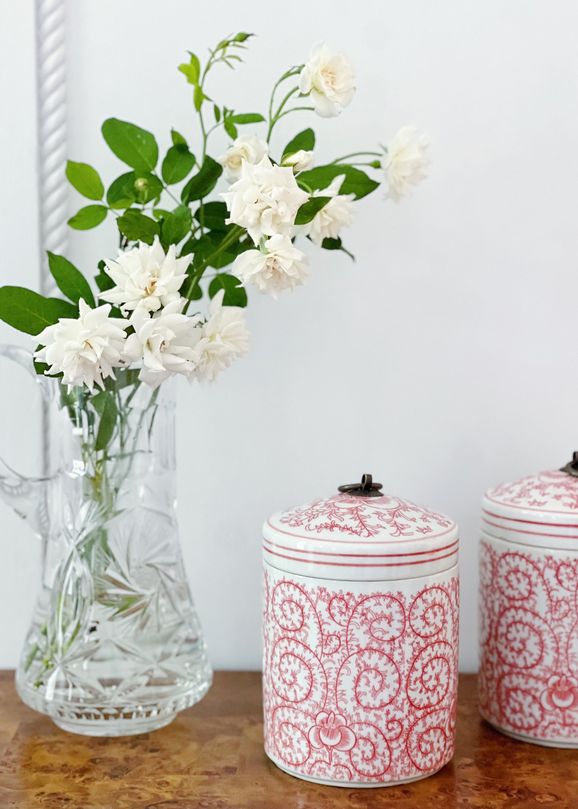 Red and white tea jars