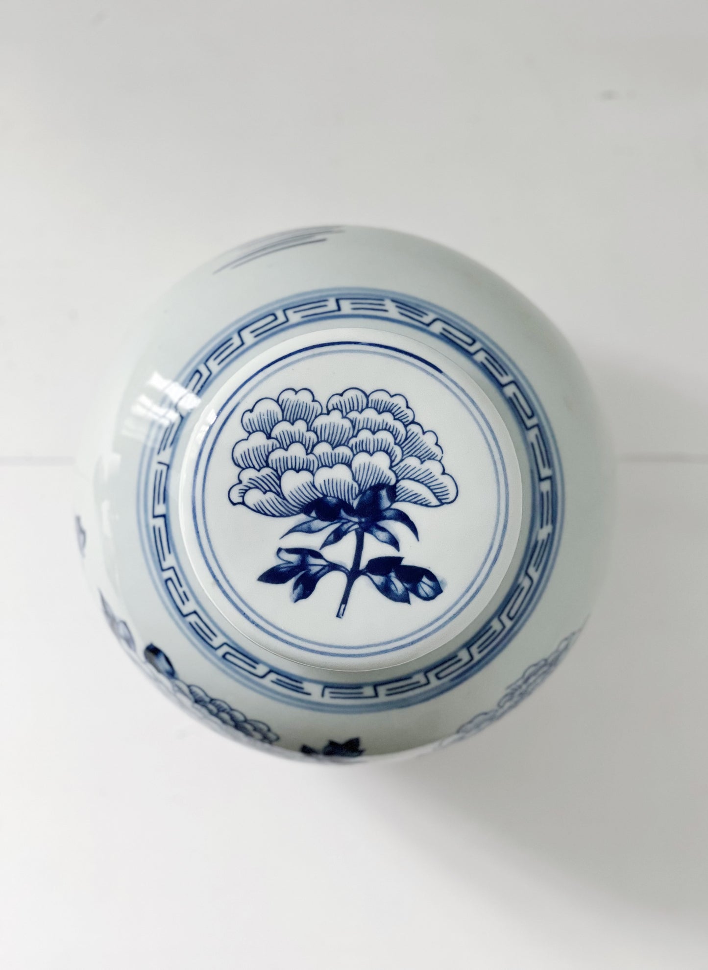 blue and white ginger jar top